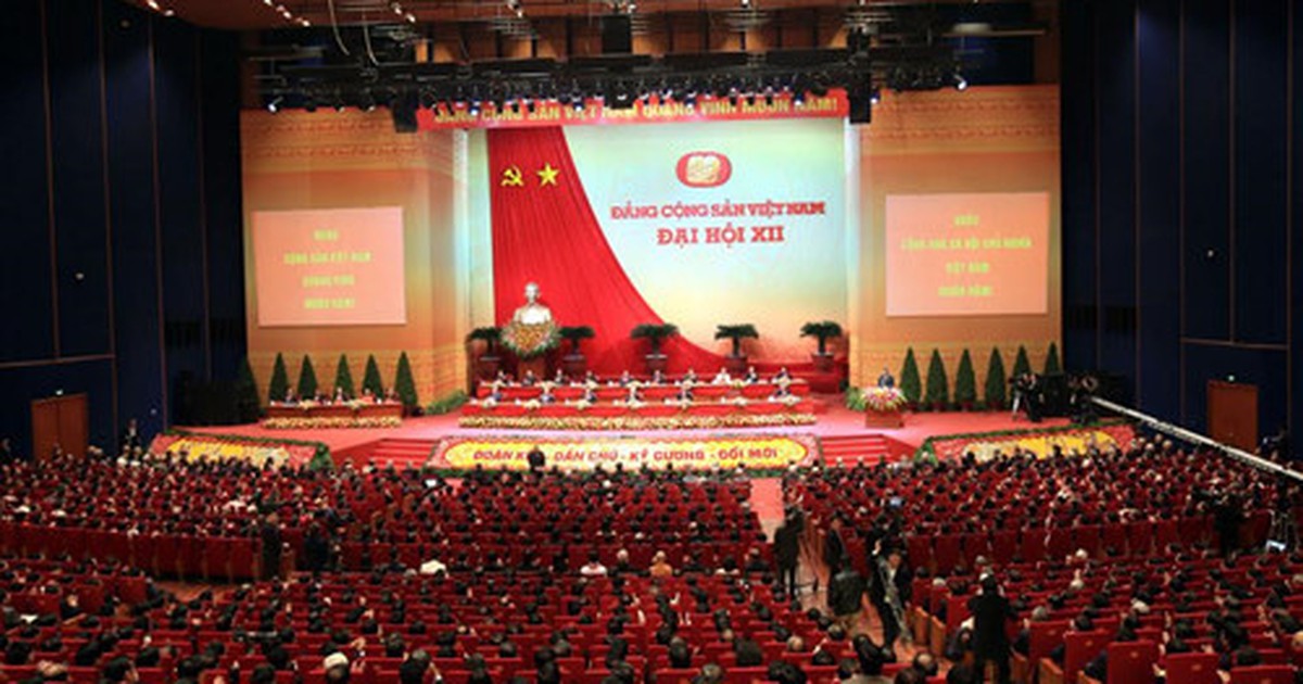 [INFOGRAPHIC] Chân dung 180 Ủy viên chính thức BCH T.Ư khóa XII