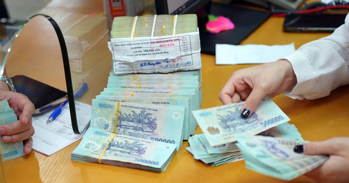 Cuộc đua chưa dừng lại, đã xuất hiện lãi suất tiết kiệm 11%/năm