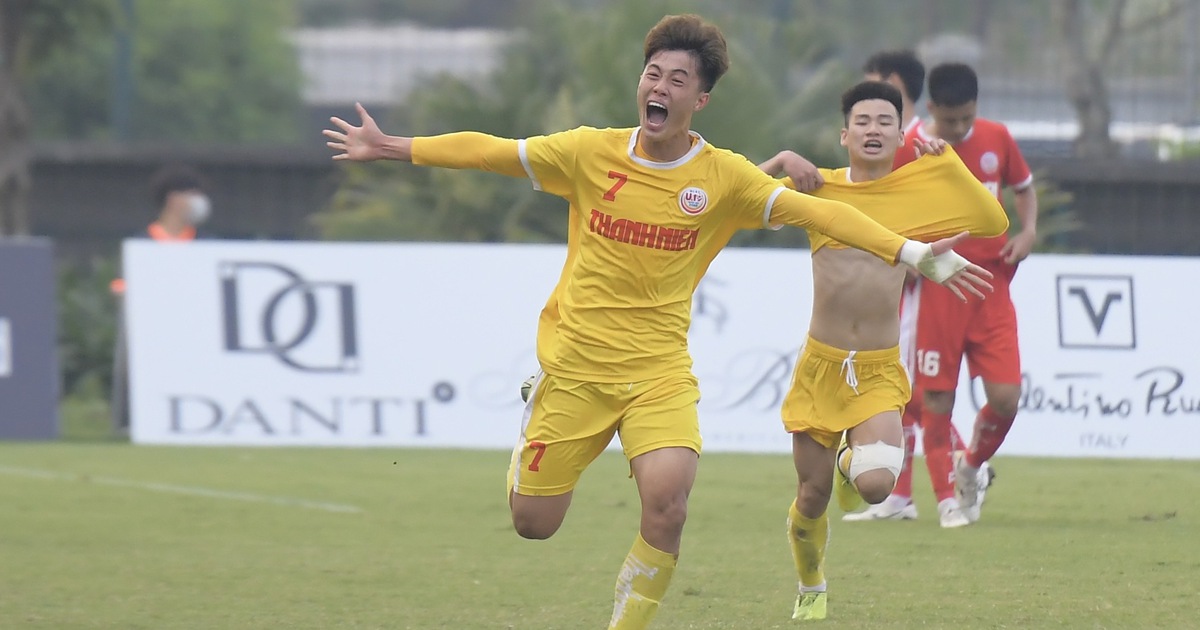 Người hùng lập siêu phẩm 50m khó tin giúp U.19 Hà Nội vô địch: 'Bàn thắng để đời'