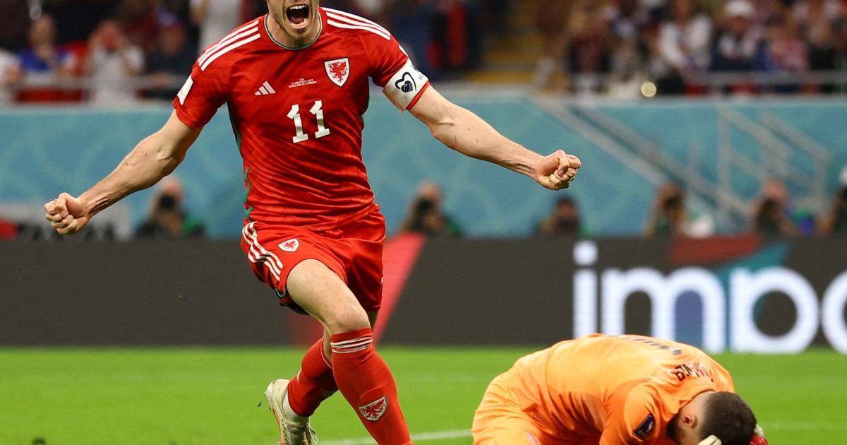 Gareth Bale đi vào lịch sử tuyển Xứ Wales