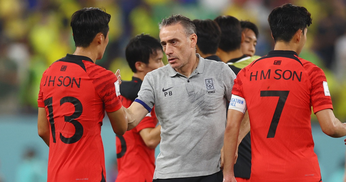 HLV tuyển Hàn Quốc từ chức sau trận thua đậm Brazil