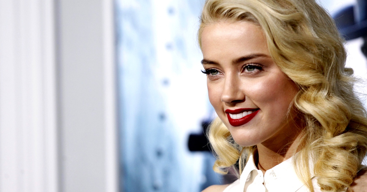 Vợ cũ Johnny Depp tố nhà sản xuất quay 'cảnh nóng' trái phép