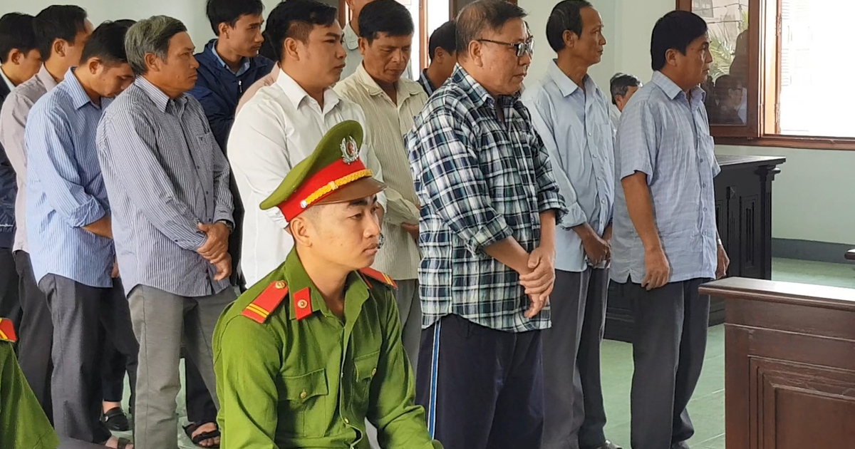 Phú Yên: Nguyên chủ tịch H.Đông Hòa thu hồi QĐ đúng, cố dùng QĐ sai