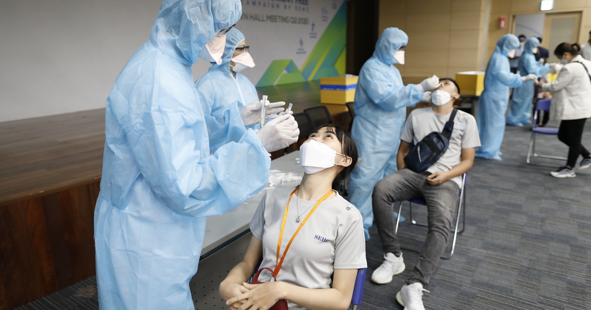 Công đoàn xem xét dừng hỗ trợ người lao động bị ảnh hưởng bởi dịch Covid-19