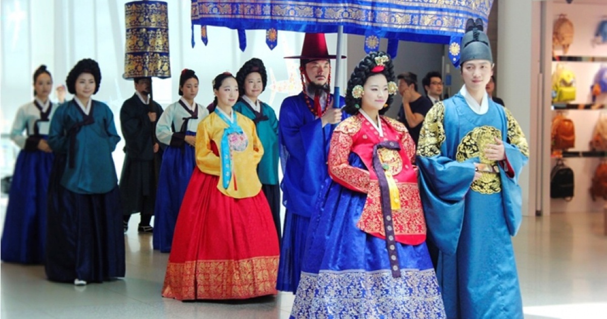 Dân Hàn Quốc 'lười' kết hôn, sinh con vì nhà đất đắt đỏ