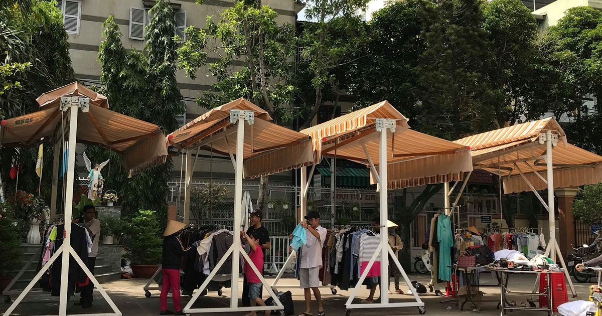 Phiên chợ 0 đồng ấm áp tình thương giữa lòng Sài Gòn