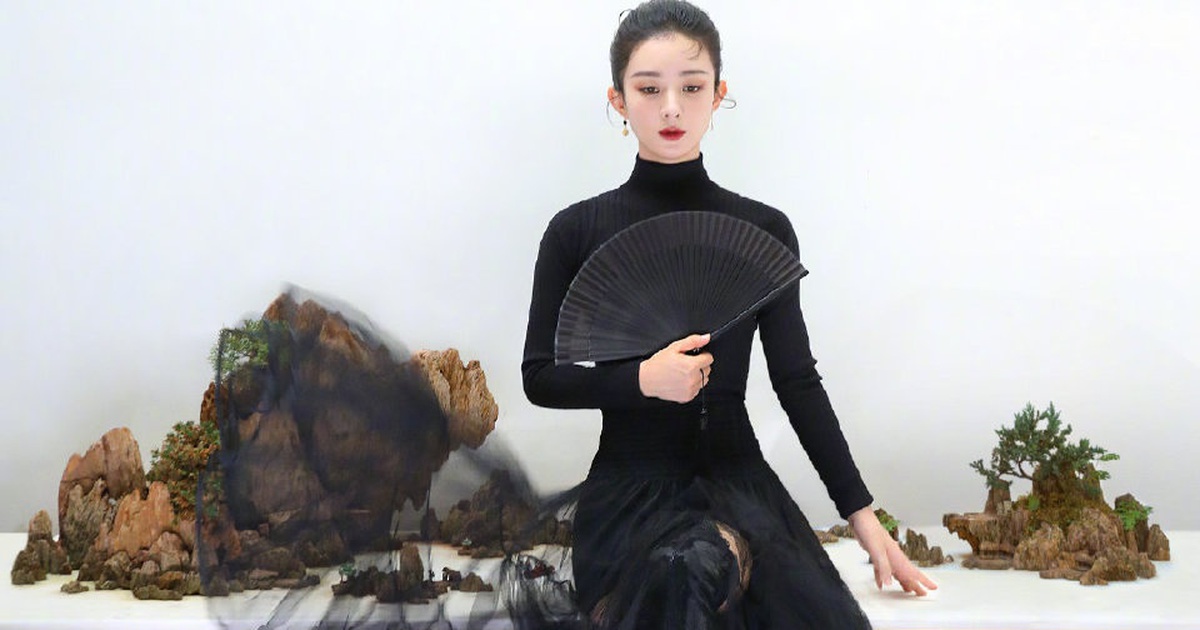 Vực dậy sau biến cố, Triệu Lệ Dĩnh đẹp hút hồn hóa thân thành thiên nga đen