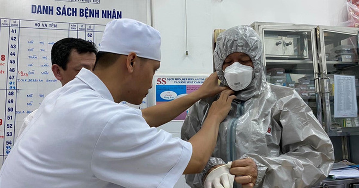 Virus corona nguy hiểm chết người: Giới trẻ làm gì để phòng tránh khi đi chơi tết?