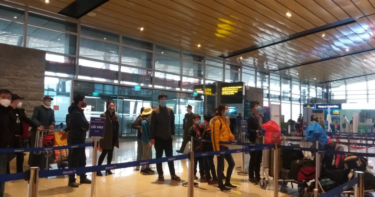 Khuyến cáo người trẻ phòng dịch corona: Chỉ đeo khẩu trang y tế trong 3 trường hợp