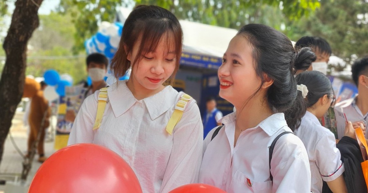 'Hoa hồng' trong nắng nóng miền Đông