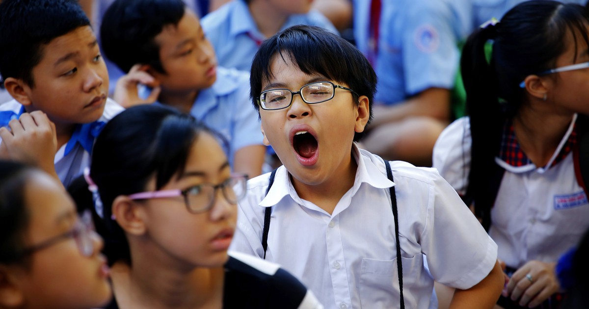 Nên lùi giờ vào học vì trí tuệ, chiều cao của học sinh!