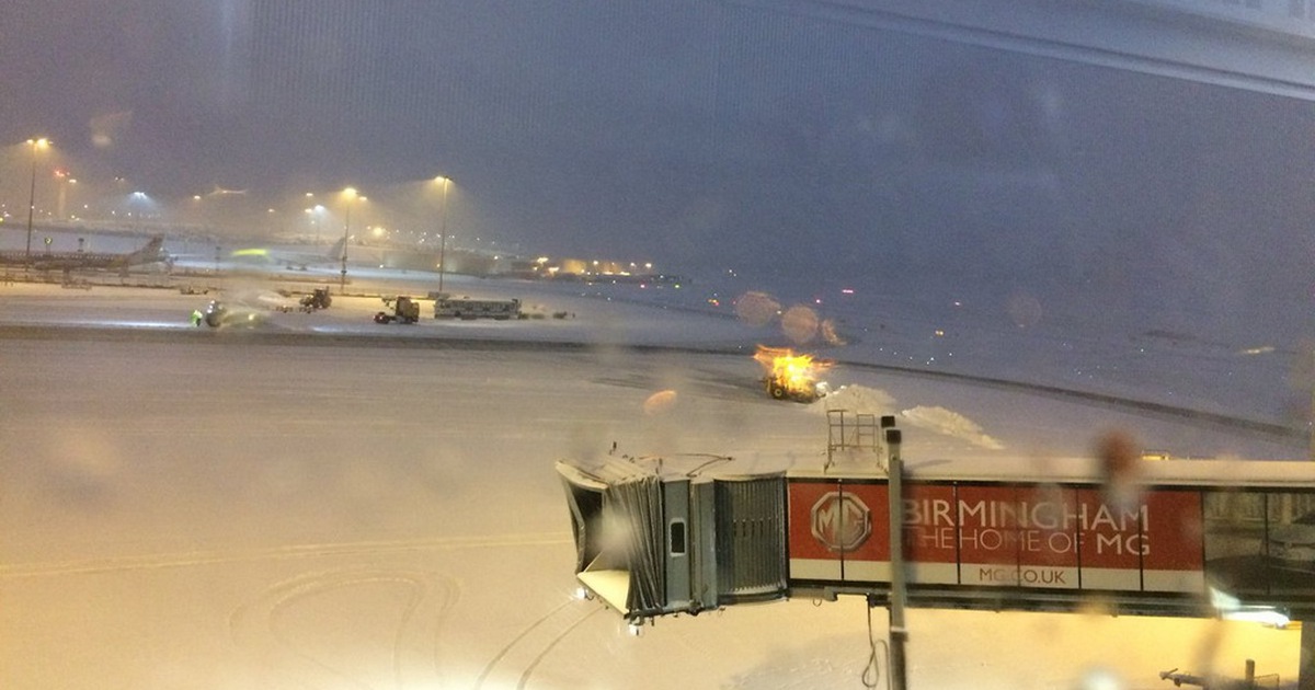 Bão tuyết đẩy giao thông Bắc Âu vào hỗn loạn