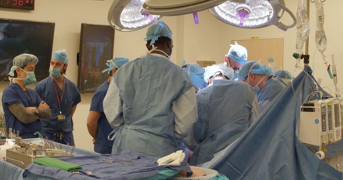 Ca phẫu thuật đầu tiên trên thế giới ghép bộ phận nam tính hoàn chỉnh