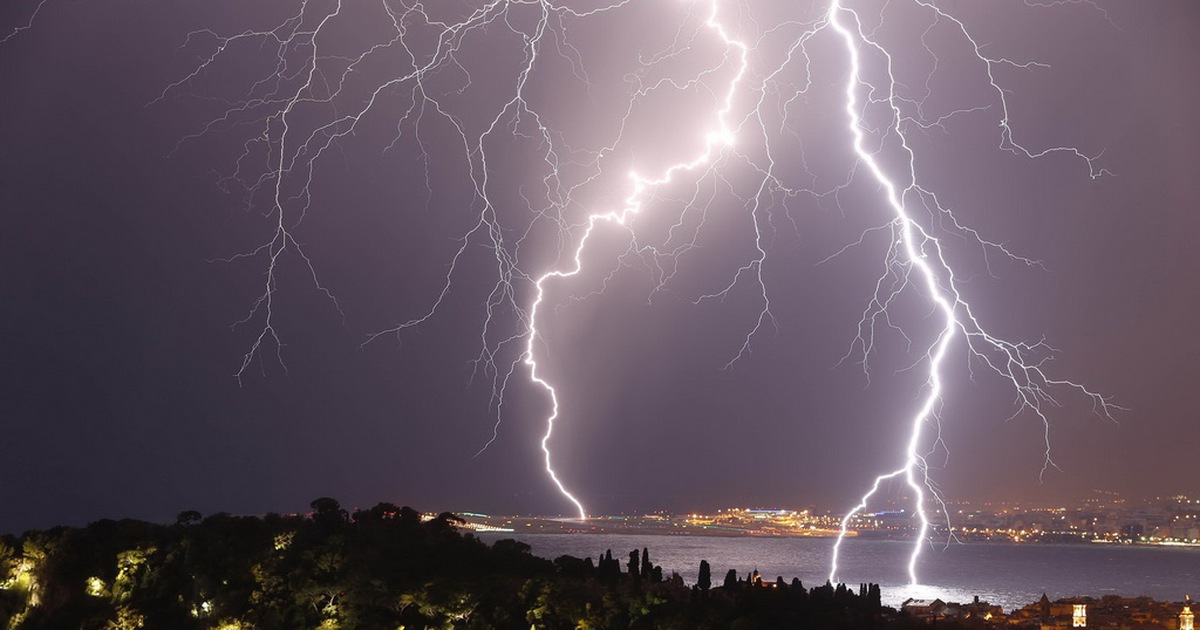 Chàng trai thiệt mạng vì bị sét đánh ở Hồng Kông