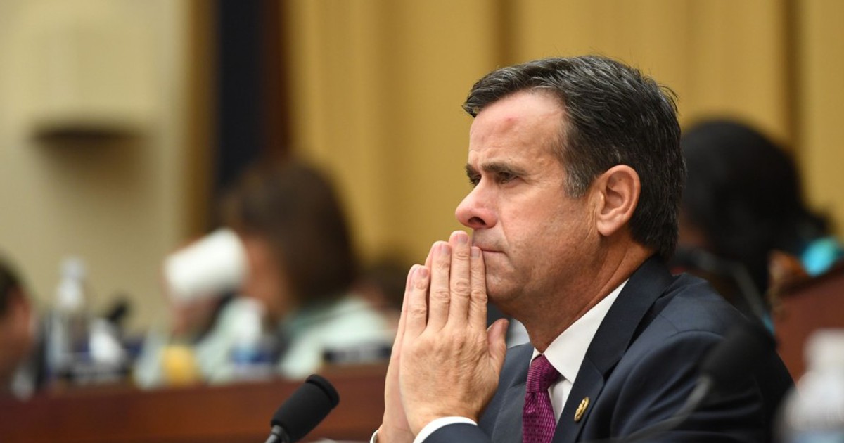 Giám đốc tình báo quốc gia Mỹ từ chức sau thời gian căng thẳng với tổng thống