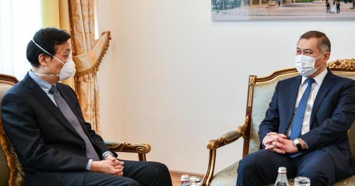 Kazakhstan triệu đại sứ Trung Quốc phản đối bài viết về chủ quyền