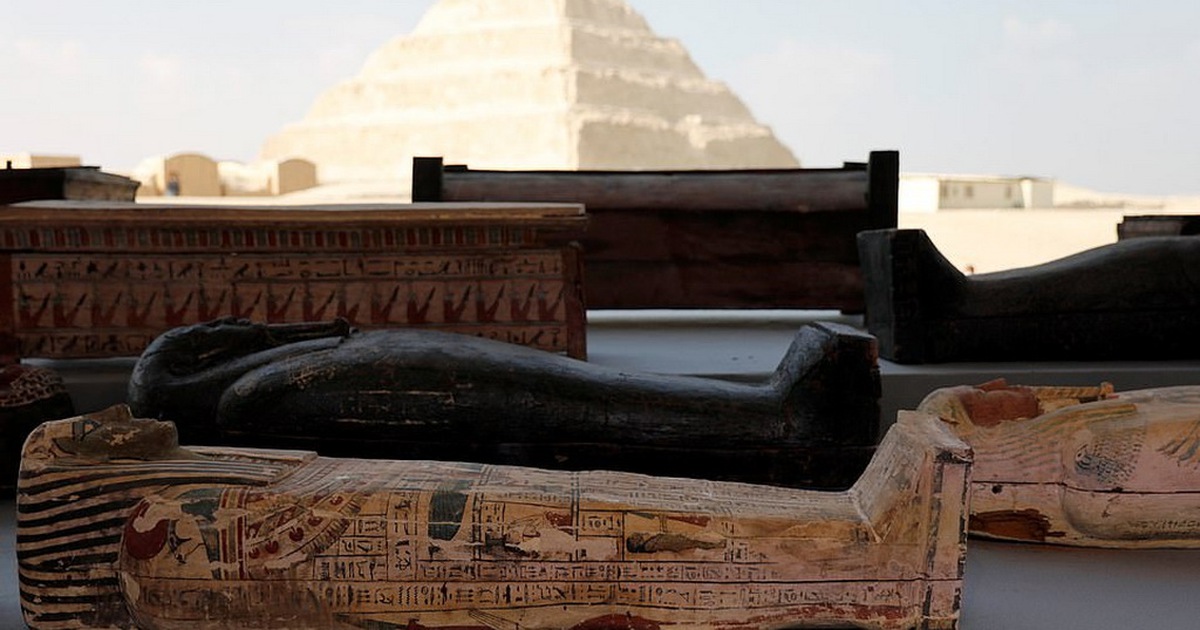 Ai Cập khai quật khoảng 100 quan tài chứa xác ướp hơn 2.500 năm