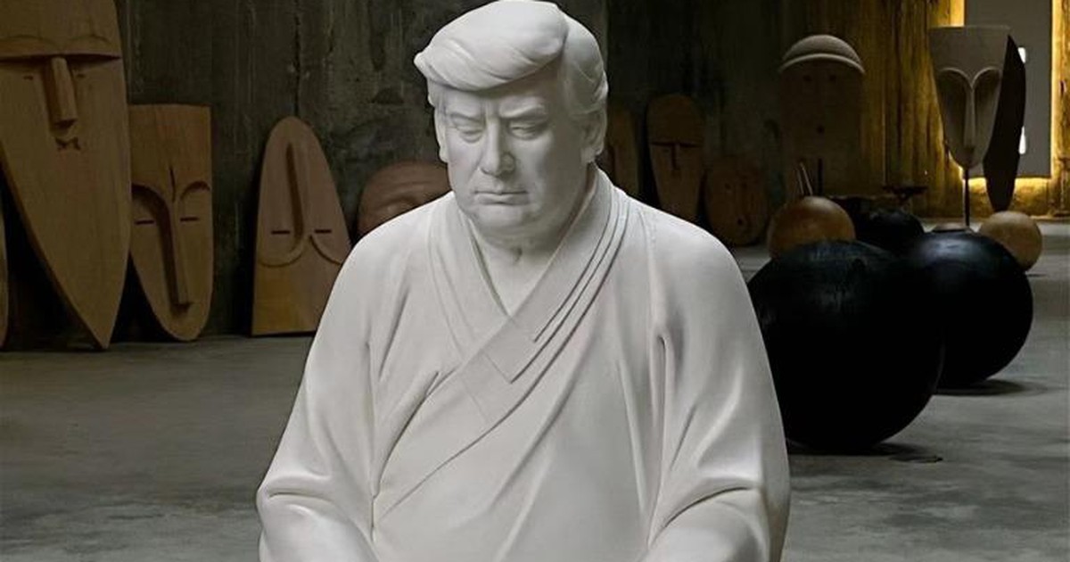 Tượng ông Trump ngồi thiền 'làm mưa làm gió' trên Taobao