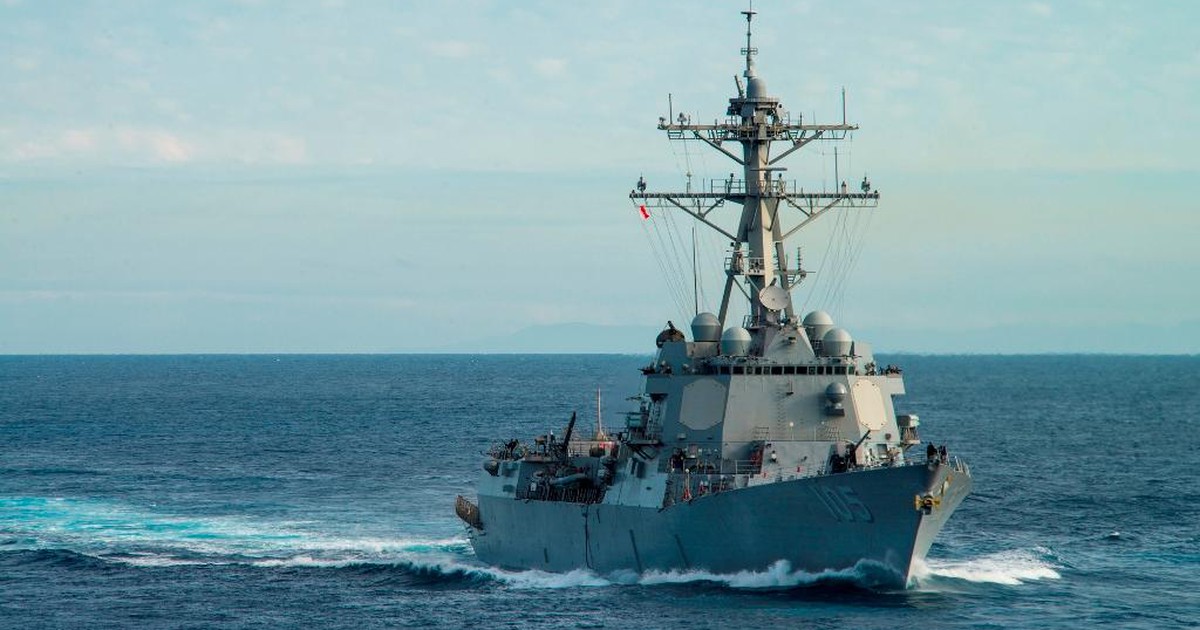 Tàu chiến Mỹ, Canada đi qua eo biển Đài Loan