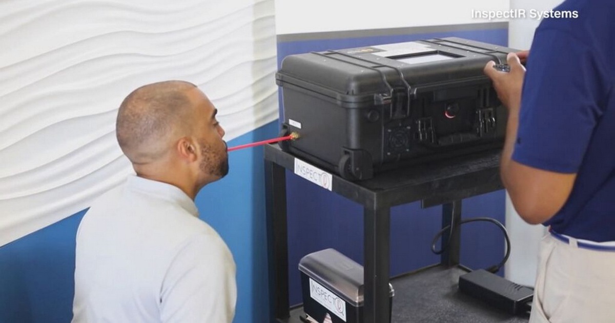 Mỹ cấp phép bộ xét nghiệm Covid-19 đầu tiên bằng hơi thở