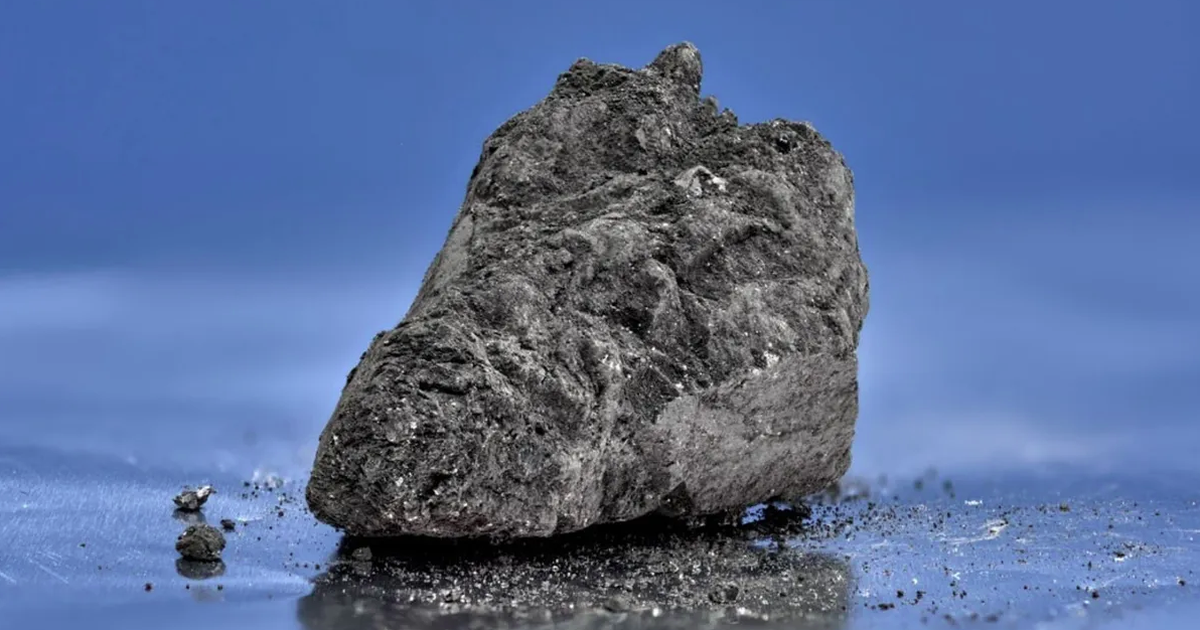 Thiên thạch 4,6 tỉ tuổi mang theo bí mật của sự sống trên trái đất