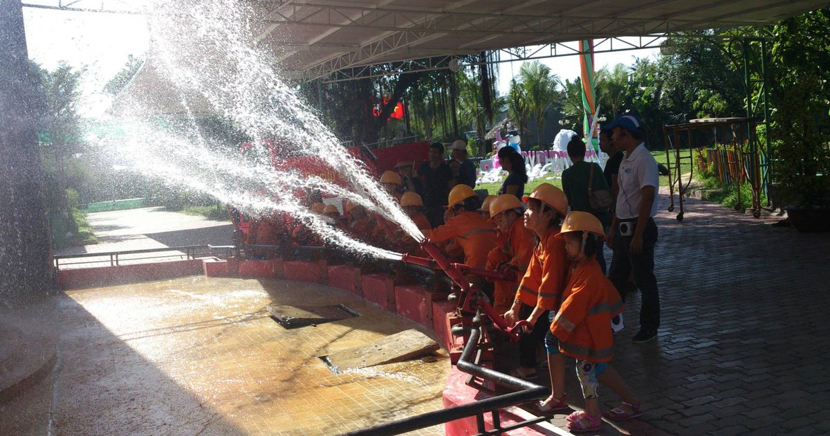 Những ngày cách ly xã hội và cuộc 'hành trình' tìm về tuổi thơ