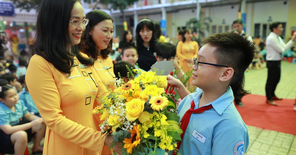 Điều gì khiến giáo viên yêu nghề?