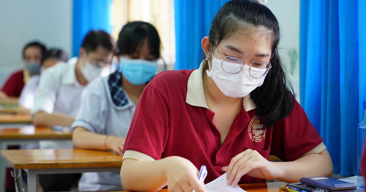 Tin tức giáo dục đặc biệt 21.7: TP.HCM đề xuất gì cho đợt 2 thi tốt nghiệp?