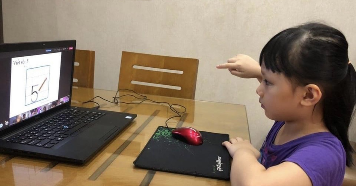 Dạy trực tuyến học sinh lớp 1 rất khó đảm bảo chất lượng, vậy phải làm sao?