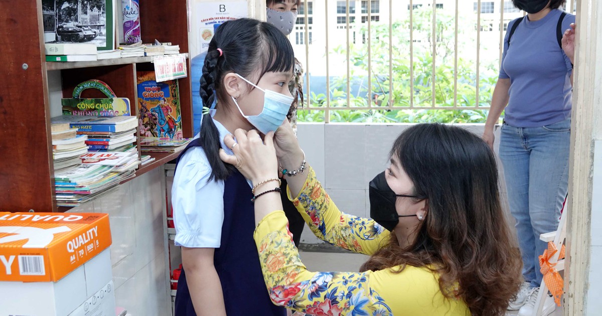 Ngày mai trẻ mầm non, tiểu học, lớp 6 trở lại trường, phụ huynh nên làm gì?