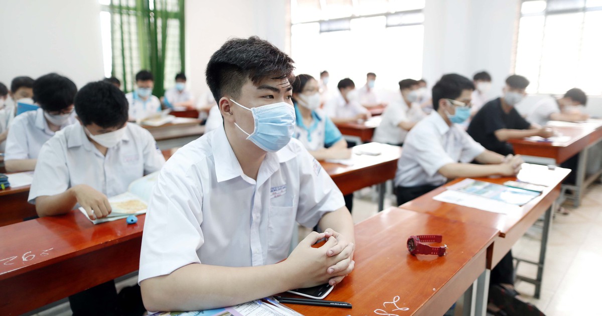 ĐHQG TP.HCM nói gì về 2 câu đề thi đánh giá năng lực nghi bị lỗi?