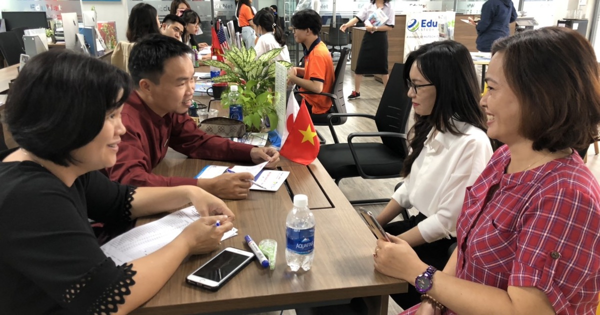 Từ 3 món đồ trang bị khi con vào đại học, nghĩ về việc dạy kỹ năng