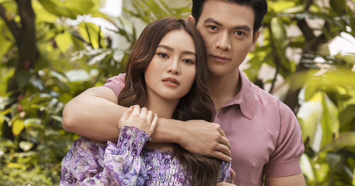 Ninh Dương Lan Ngọc khoe vai trần gợi cảm tình tứ bên Lê Xuân Tiền