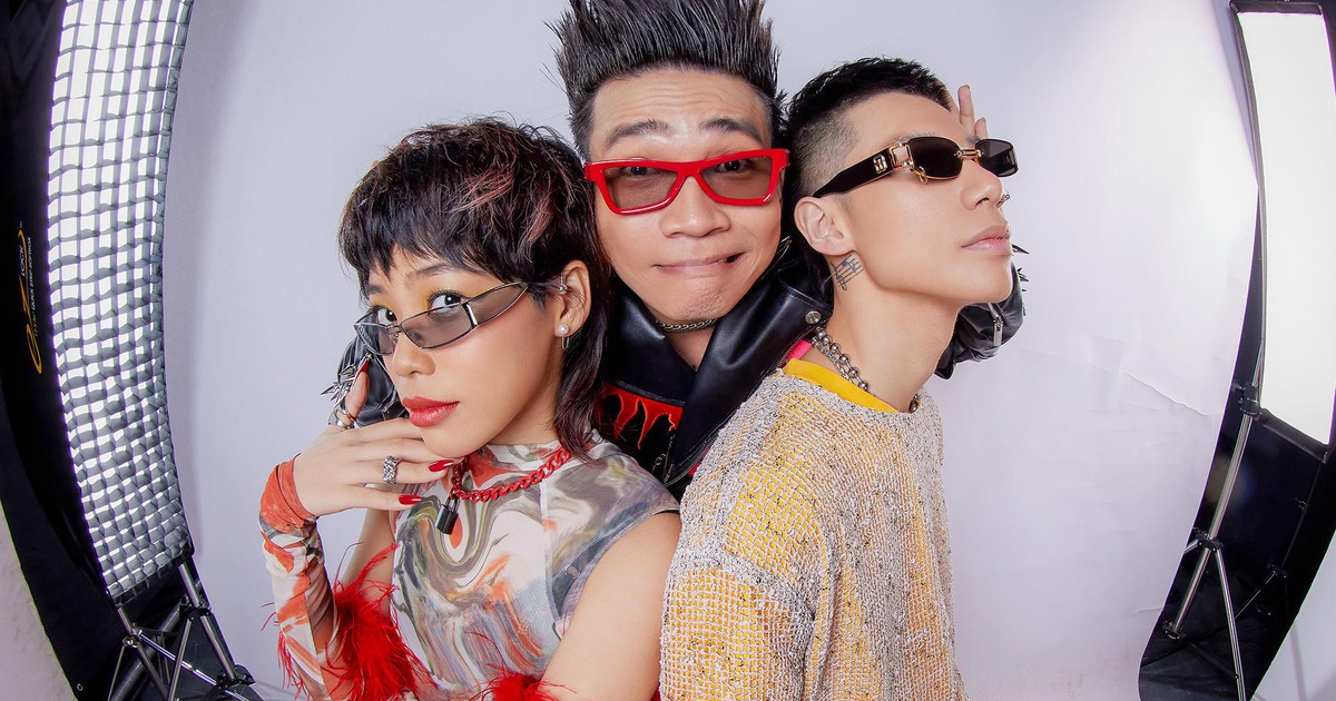 'Lão đại' Wowy diện trang phục sặc sỡ 'quẩy' cùng MCK