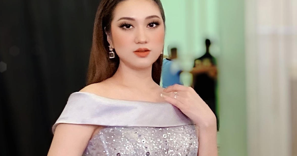 Cao Mỹ Kim chấm thi người mẫu cùng NSND Việt Anh