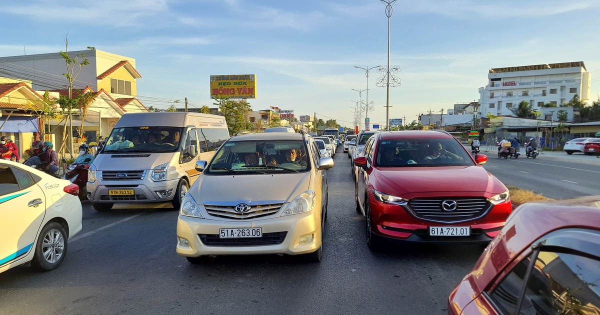 Đi lại dịp lễ sao cho an toàn?: Lưu ý khung giờ xuất phát