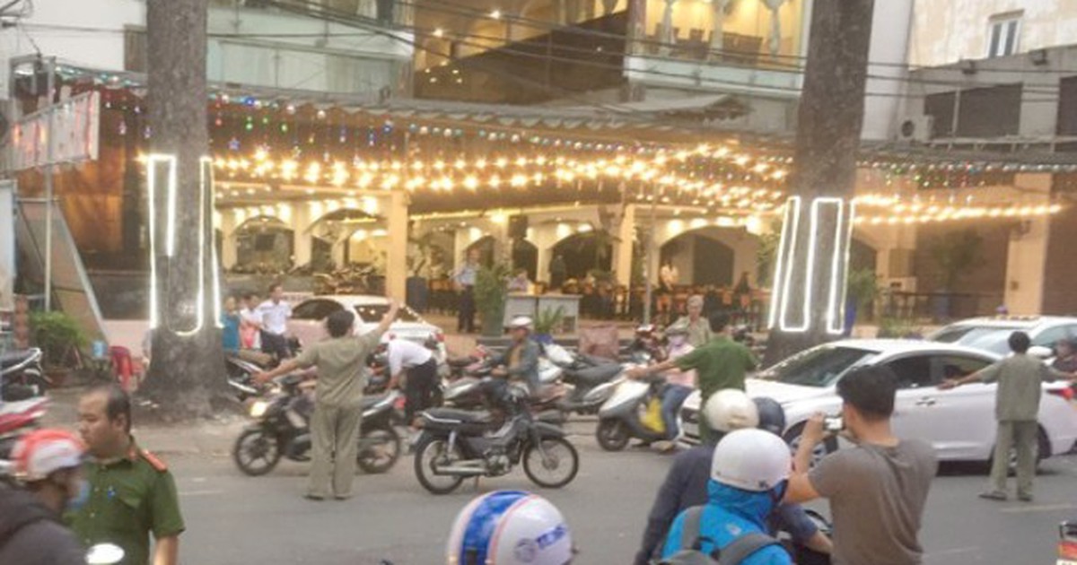 Bắt khẩn cấp 2 nghi phạm vụ chém người bán quán nước gần đứt lìa cánh tay