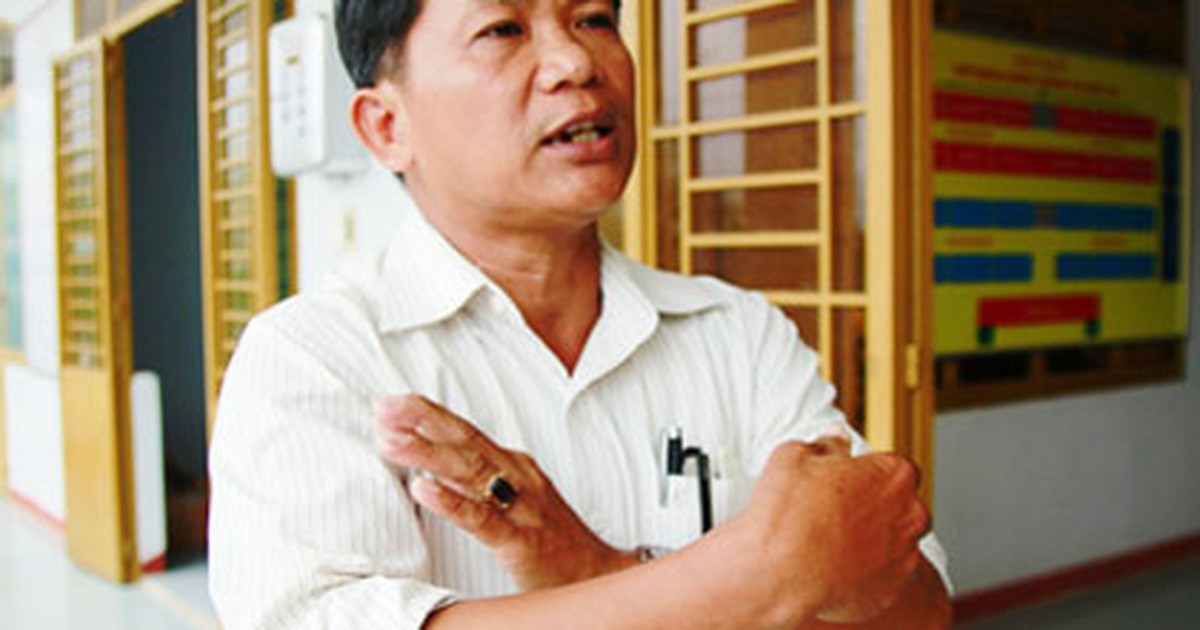 Hàng loạt cán bộ xã chia nhau gà bị kỷ luật