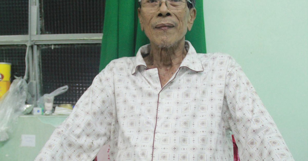 Diễn viên 'Ván bài lật ngửa' nằm trên giường bệnh vẫn ước mong đóng phim