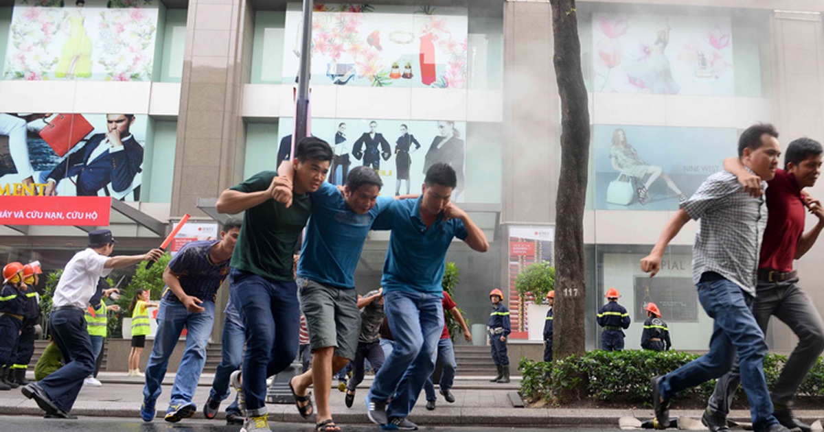 Hơn 3.000 người diễn tập chữa cháy tại Vincom Sài Gòn