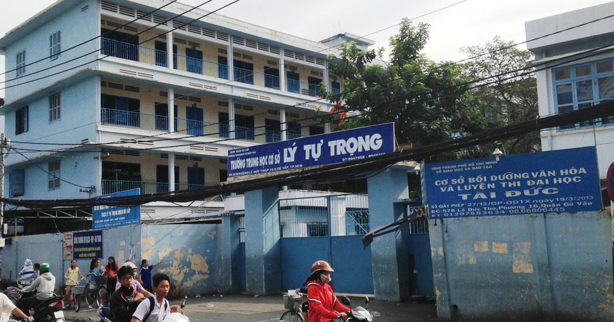 Nam sinh lớp 9 nhắn tin tạm biệt gia đình trước khi nhảy lầu