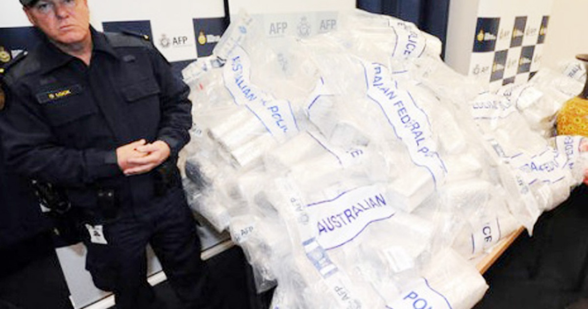 Úc phạt tù 3 người Việt buôn lậu heroine trong bệ thờ