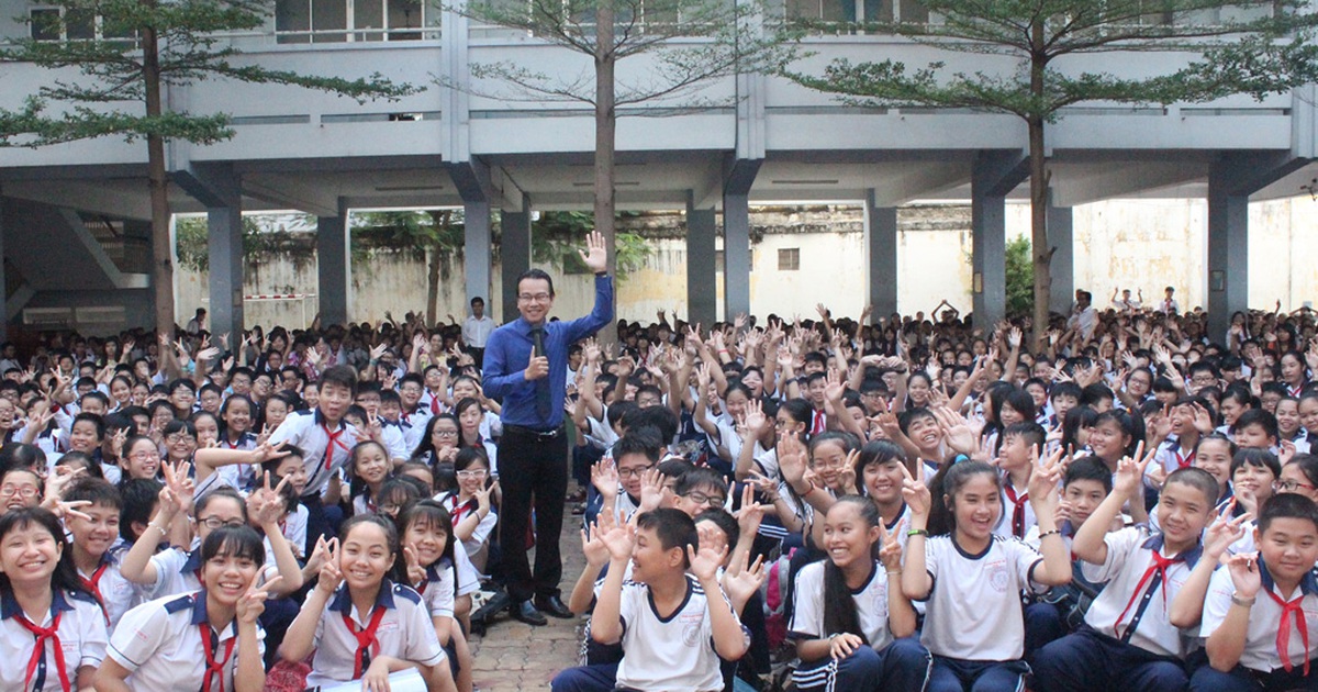 Nặng nề tiết sinh hoạt dưới cờ: Để học sinh thích thú hơn