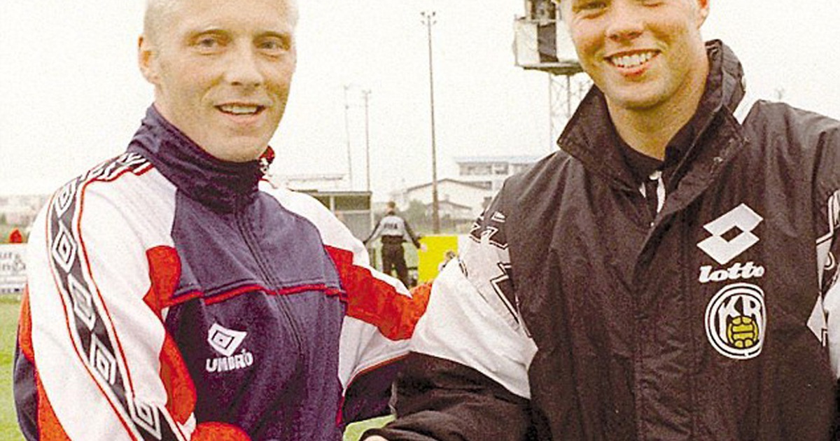 Cha, con và bóng đá: Cha con cùng đá trong một trận