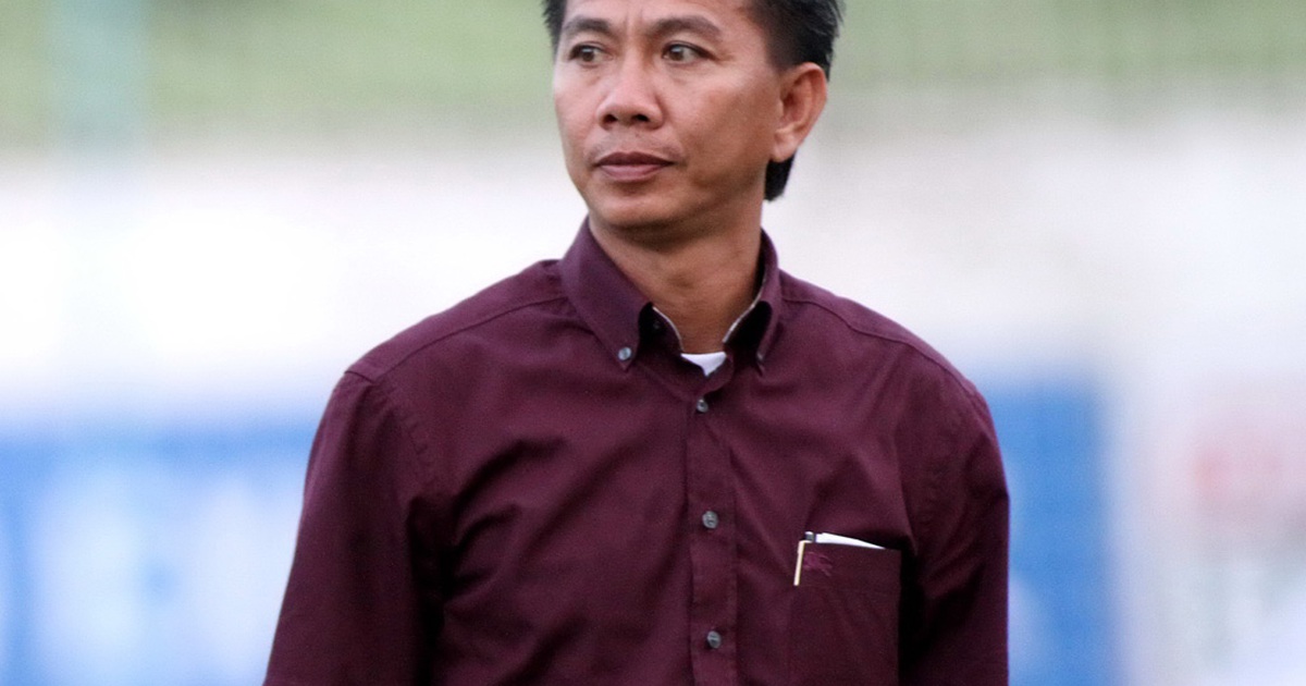 HLV Hoàng Anh Tuấn: 'U.19 Việt Nam đừng chủ quan sau trận thắng Triều Tiên'