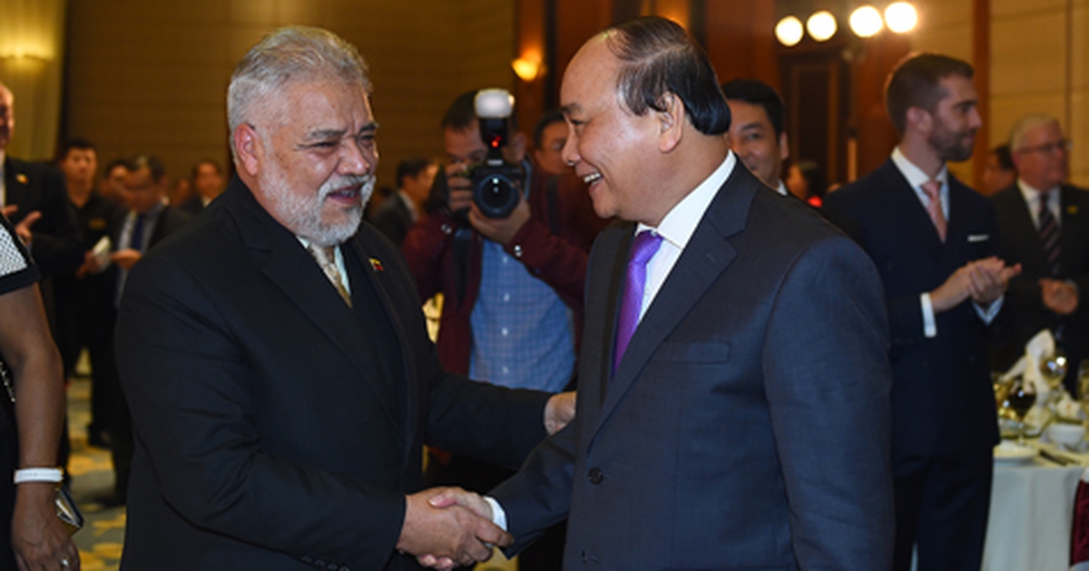 Thủ tướng chủ trì tiệc chiêu đãi đoàn ngoại giao