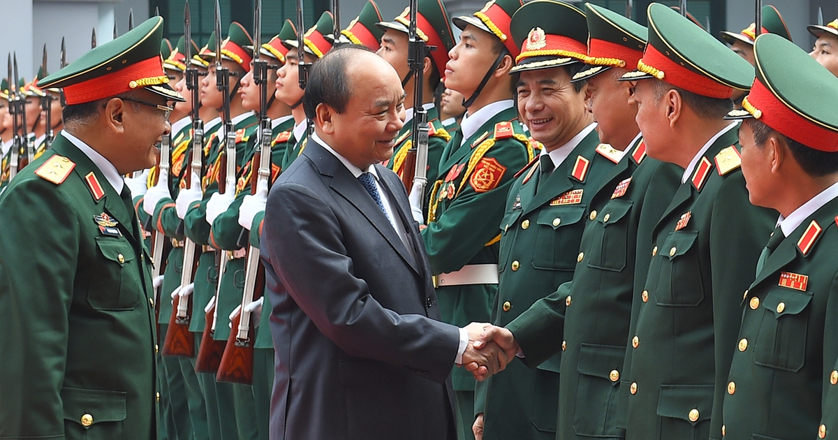 Thủ tướng Nguyễn Xuân Phúc kiểm tra công tác sẵn sàng chiến đấu tại Tổng cục Tình báo - Bộ Quốc phòng