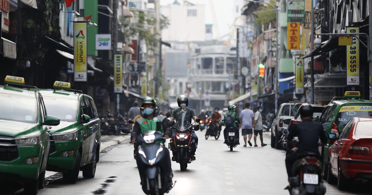 Chính thức: Người dân TP.HCM được đi ô tô cá nhân liên tỉnh, có điều kiện