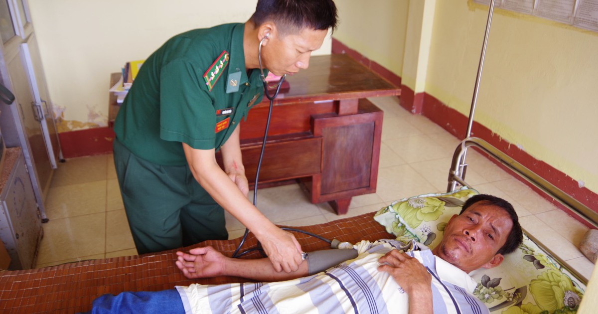 Cứu kịp thời 3 ngư dân bị chìm tàu, trôi dạt trên biển Tây Nam