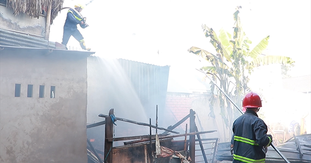 Vĩnh Long: Bất cẩn trong đun nấu, cháy nhà ngày 29 tháng Chạp